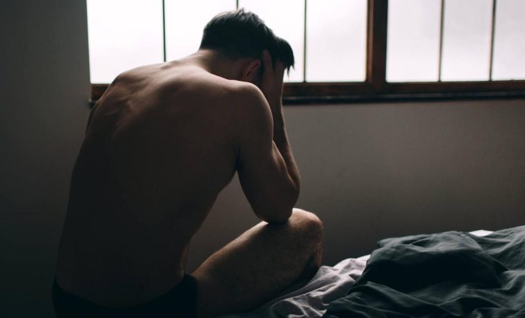 Entró a cirugía y le redujeron el pene 6 cm: ahora sufre disfunción eréctil