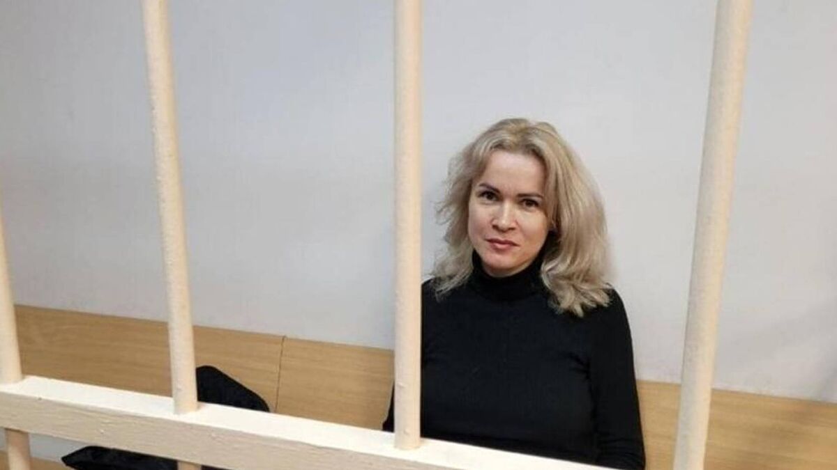 Encierran a reconocida periodista rusa en un psiquiátrico siberiano