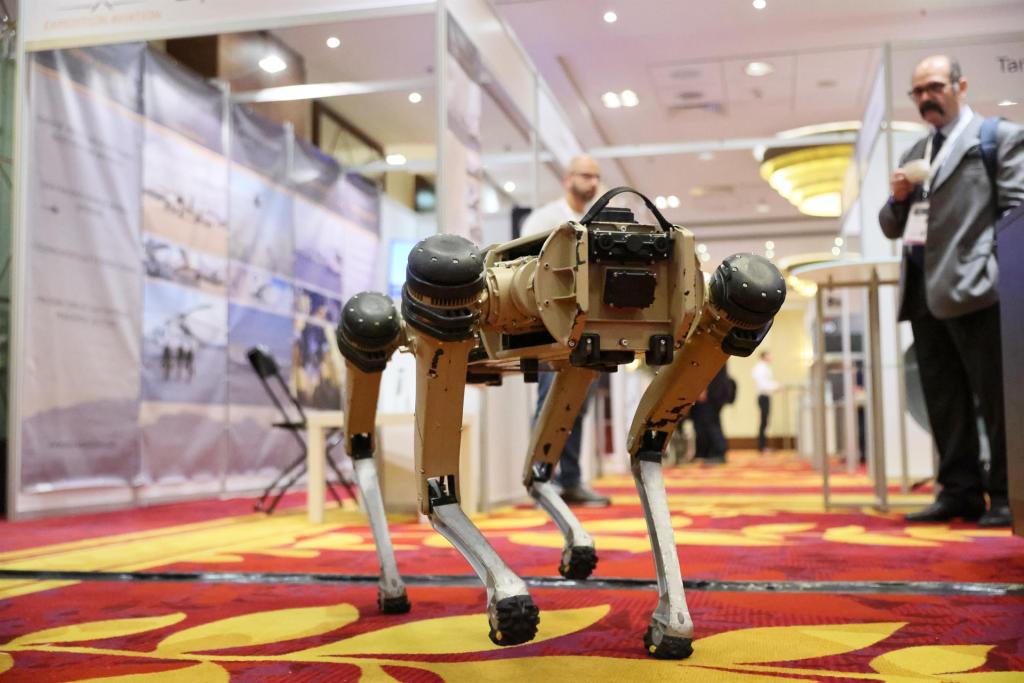 Perros robot son los nuevos “agentes migratorios” en la frontera con México