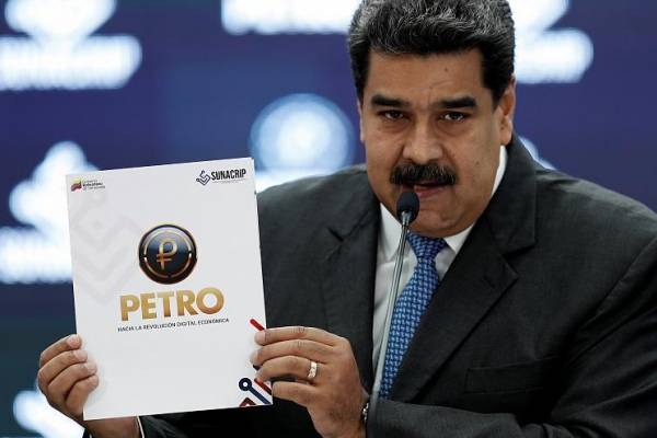 Nicolás Maduro y su empeño por reflotar el “Petro”