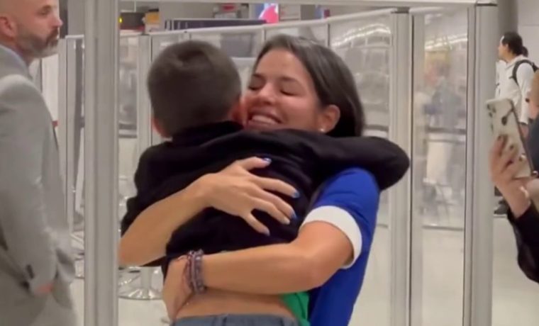 Niño desaparecido de Miami-Dade encontrado en Canadá finalmente se reúne con su madre (+VIDEO)