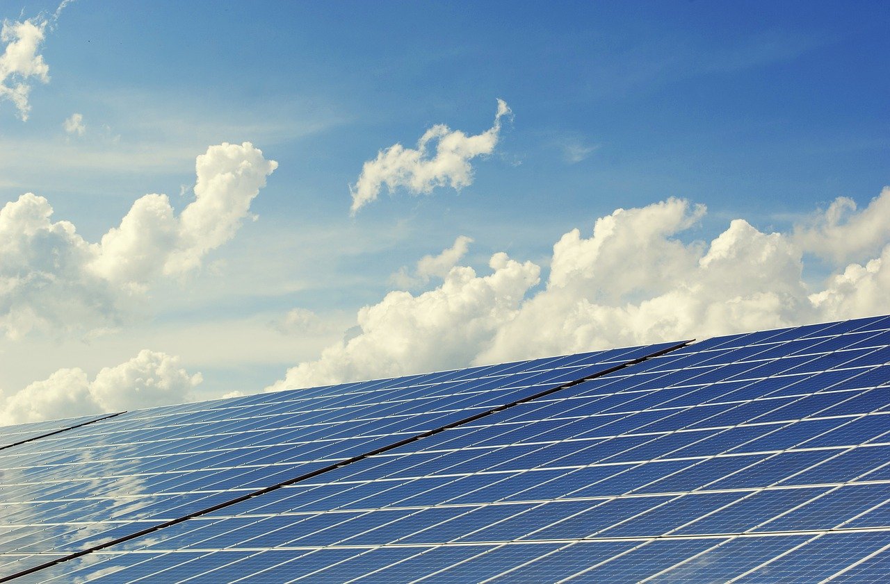 Empresas municipales de Florida inician proyecto masivo de energía solar