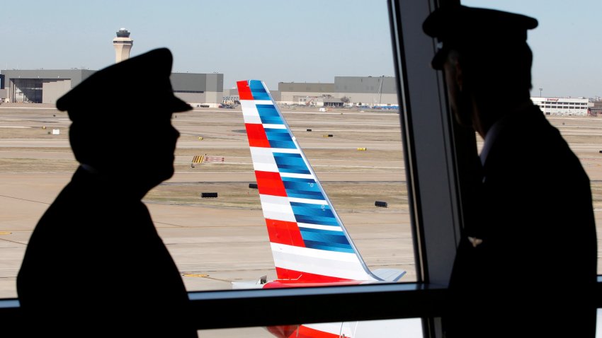 IA de Google revela cuánto gana un piloto de American Airlines en Miami