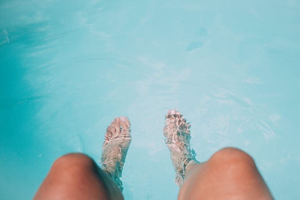 Científicos confirmaron cuánta cantidad de orina se puede llegar a depositar en una piscina
