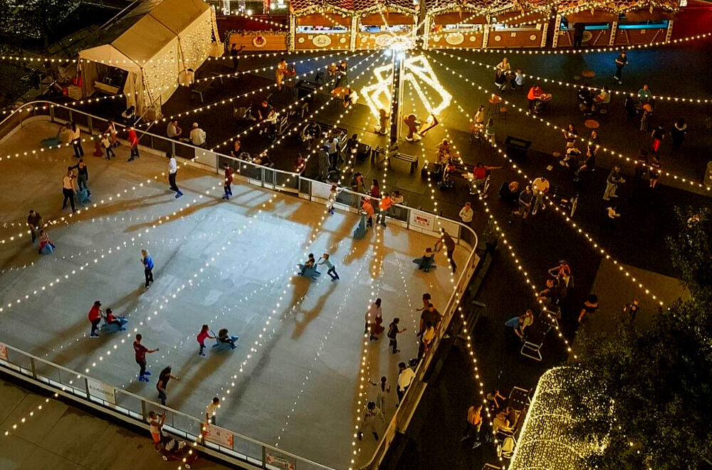 Pista de hielo al aire libre en West Palm Beach tiene todo para ser un sueño invernal
