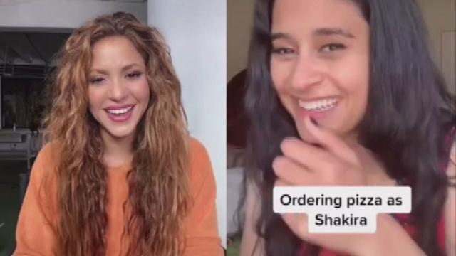 Shakira sorprende a todos como vendedora de pizza en TikTok