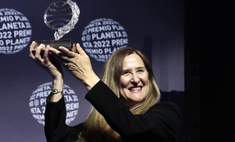 Luz Gabás gana el Premio Planeta de Novela 2022