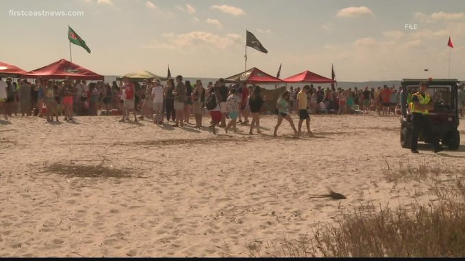 Prohiben ingesta de alcohol en playa de St. Simons por el partido entre Georgia y Florida