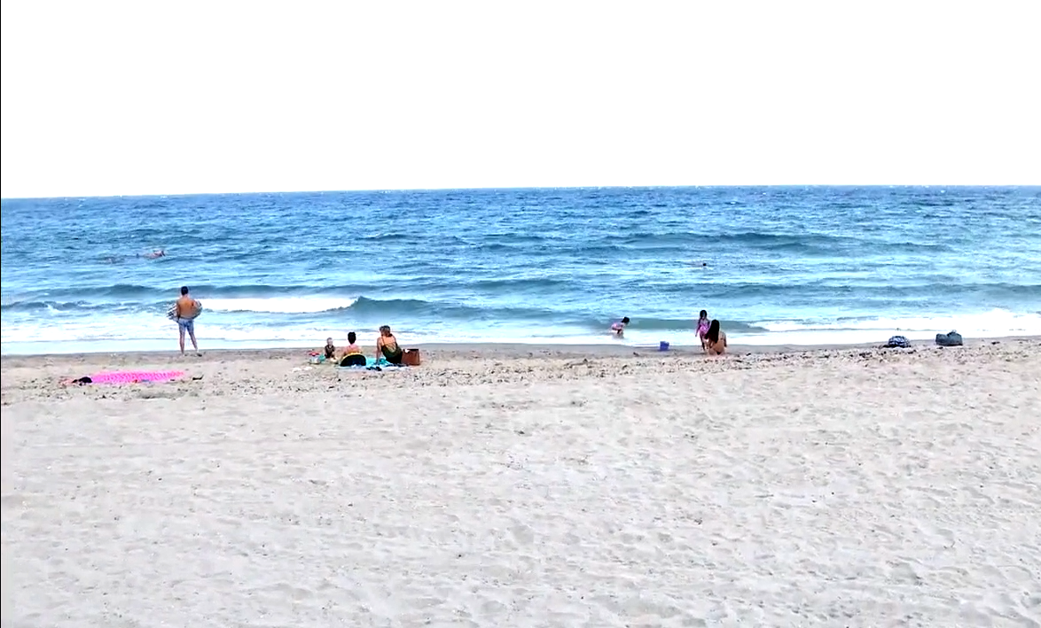 Playas de Boca Ratón y Delray les dan la oportunidad a los floridanos de disfrutar de la arena y el surf