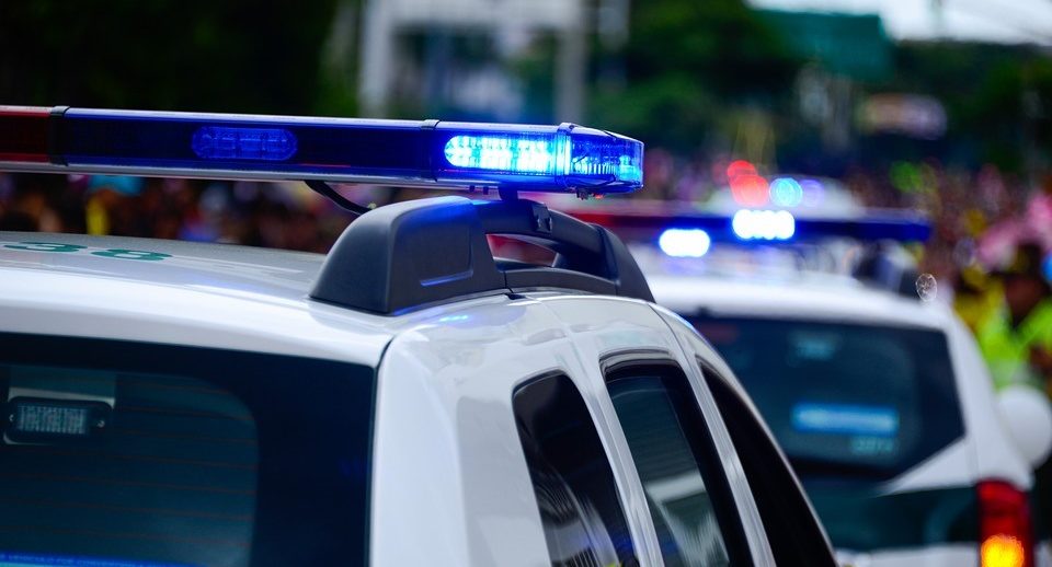Un oficial de policía en Homstead fue detenido tras agredir a un migrante indocumentado