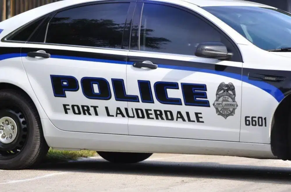 Robo de dos autos de lujo en Miami-Dade desata persecución policial