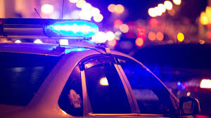 Oficial de policía de Hollywood acusado de agresión tras golpear a un arrestado esposado