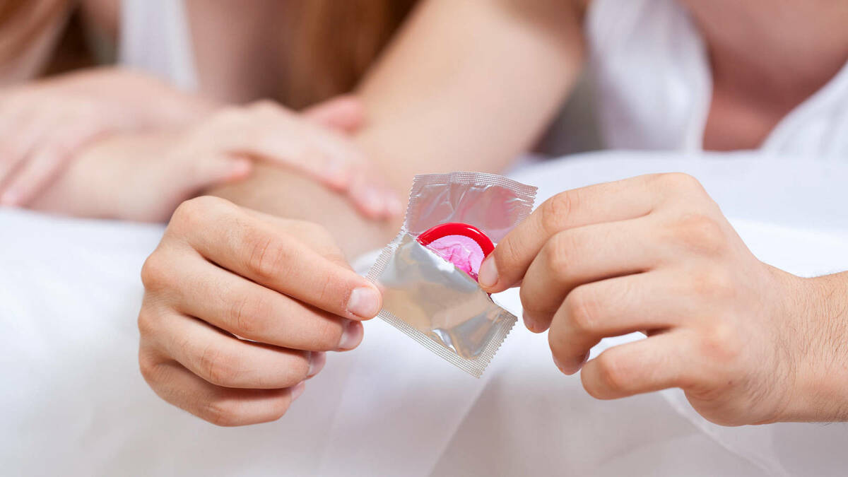 Stealthing: la peligrosa práctica sexual de quitarse el condón sin consentimiento