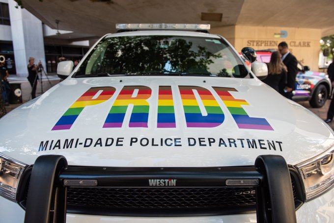 Miami-Dade muestra con orgullo su patrulla de policía “Pride”
