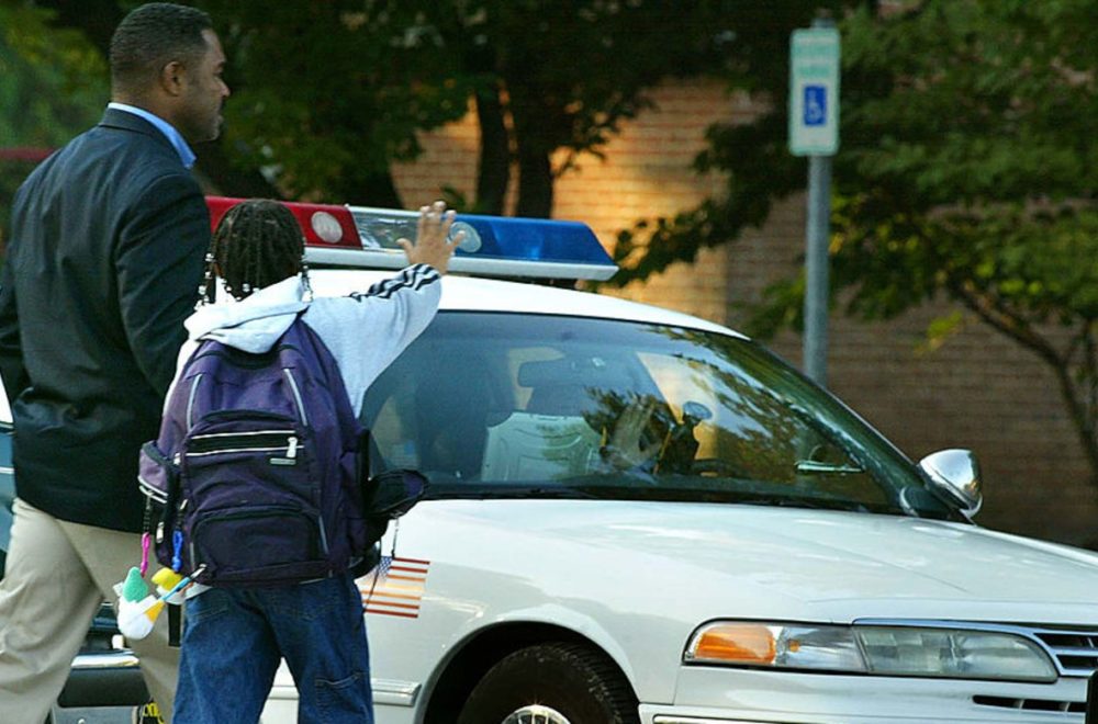 Tennessee aprueba ley que permite policías en escuelas privadas