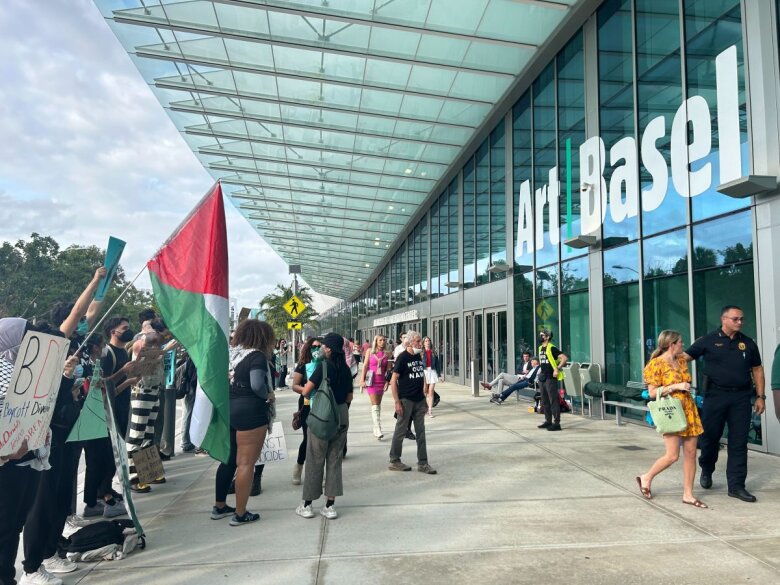 Protesta pro-Palestina tomó las inmediaciones del Art Basel Miami
