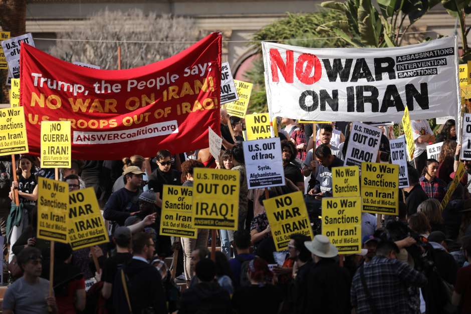 Ciudadanos protestaron contra la guerra con Irán en Florida