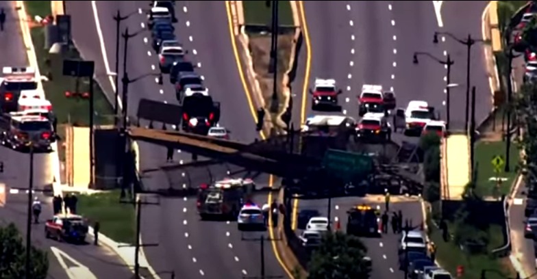 Un puente peatonal se derrumba en Washington y deja varios heridos