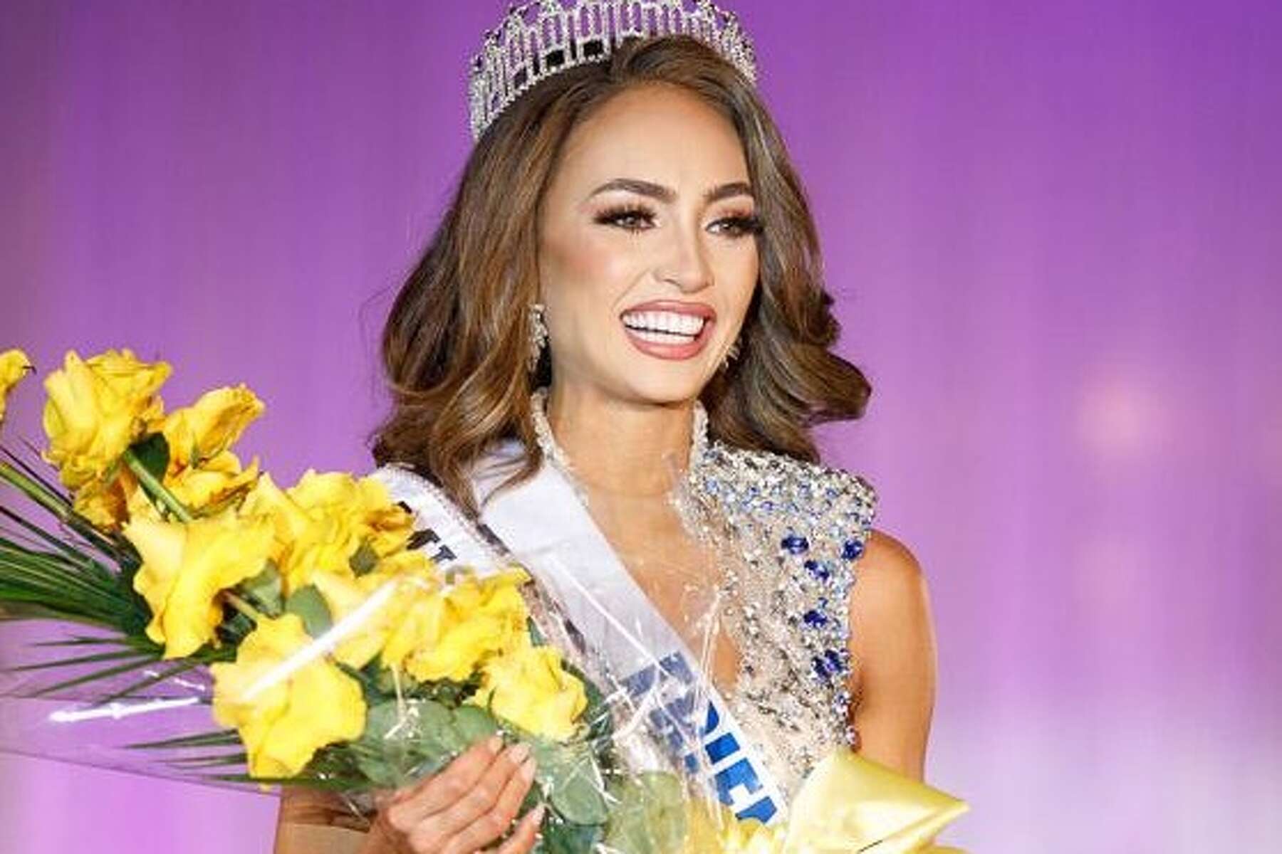 ¡Histórico! Miss Texas R’Bonney Gabriel: Primera filipino-estadounidense en ganar Miss USA
