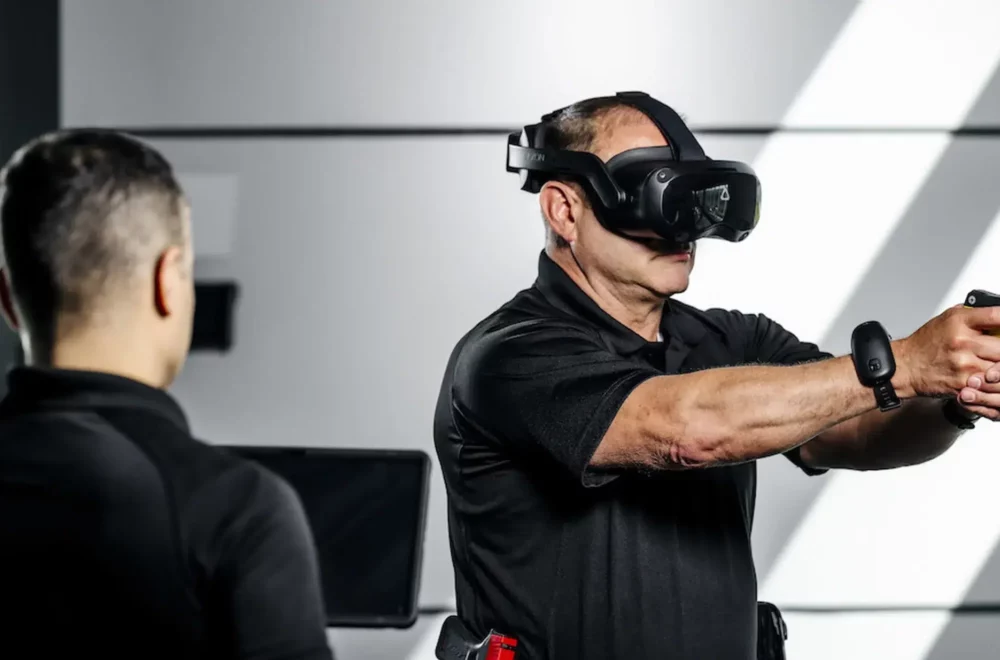 La realidad virtual revoluciona la capacitación policial en el sur de Florida