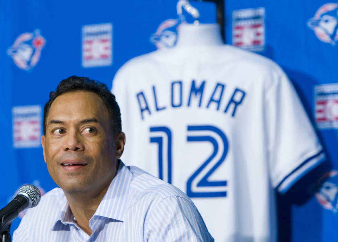 Roberto Alomar es expulsado de cualquier relación con MLB por caso de acoso sexual