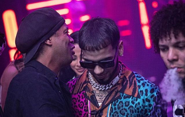 Anuel y Ronaldinho tuvieron un cálido encuentro en Miami