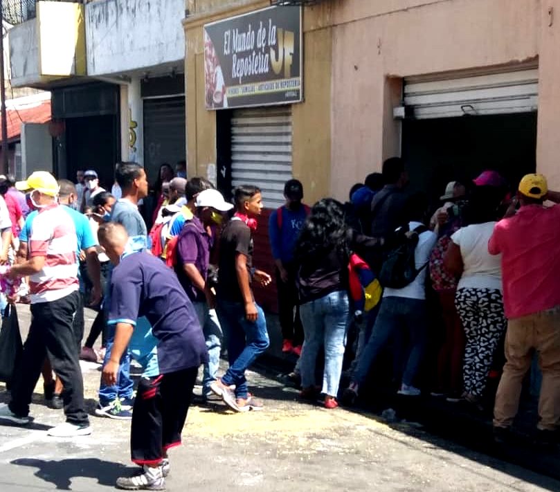 Dictadura de Maduro envió a los colectivos a reprimir saqueos en Venezuela