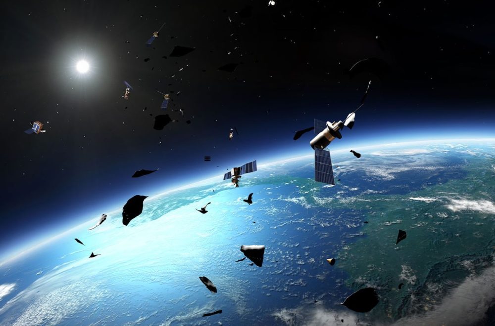 Informe de la FAA advierte que la caída de satélites “podría matar personas”