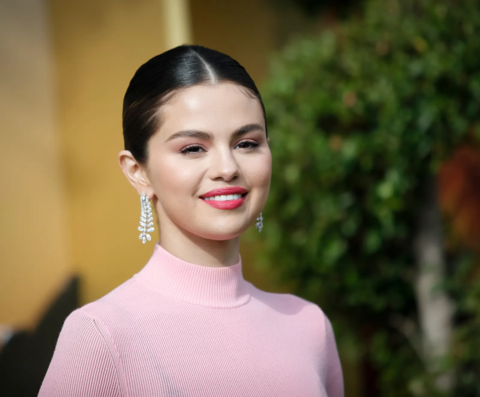 Selena Gomez aparece con nuevo look ¿Qué hizo en su cabello?