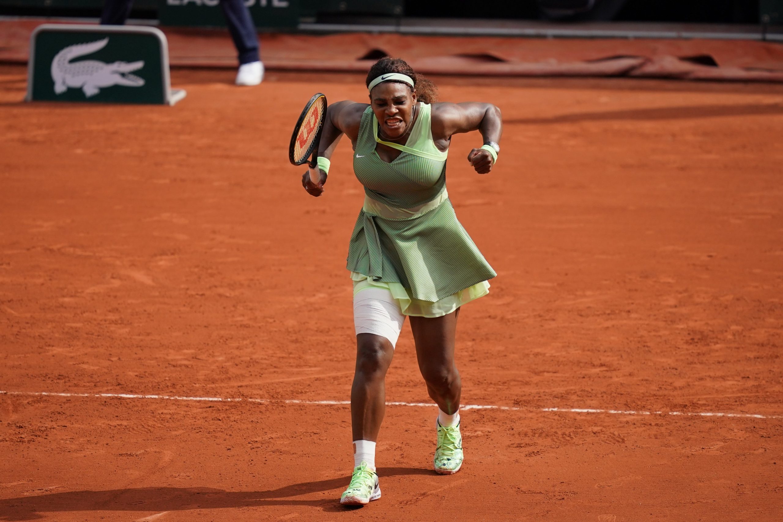 Serena Williams pasa a la segunda semana del Roland Garros por primera vez en tres años