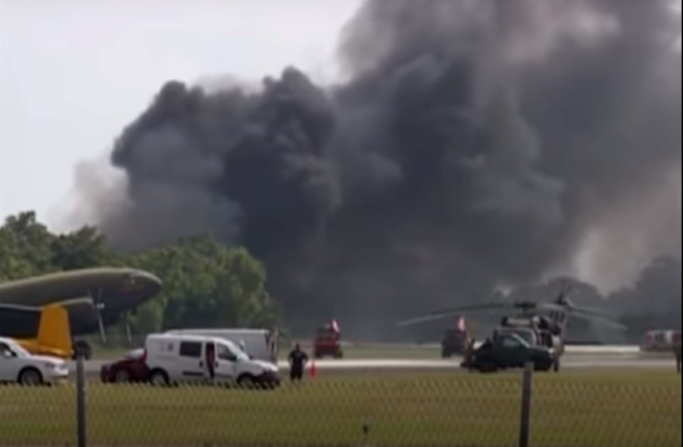 Autoridades investigan accidente mortal en exhibición aérea de Florida