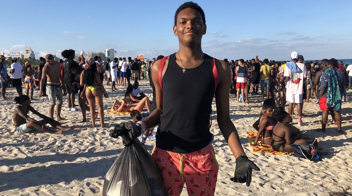 Estudiantes de la secundaria de Fort Lauderdale limpiarán las playas como parte de un programa ambiental