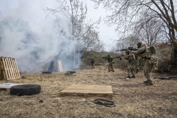 ¿Será verdad? Rusia dice que ‘reducirá’ su acción militar en Ucrania