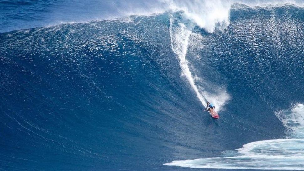 El milagroso rescate de un surfurista atrapado entre las olas de Portugal (+Video)