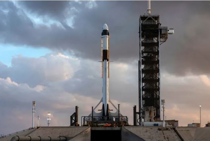Cohete de SpaceX fuera de control chocará con la Luna