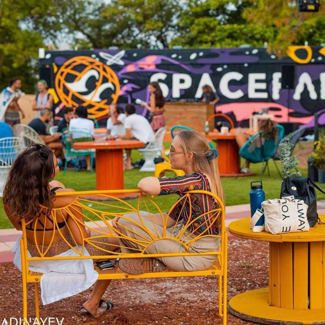 Visita Space Park Miami en Little Haití para disfrutar de comida, música, ejercicio y más