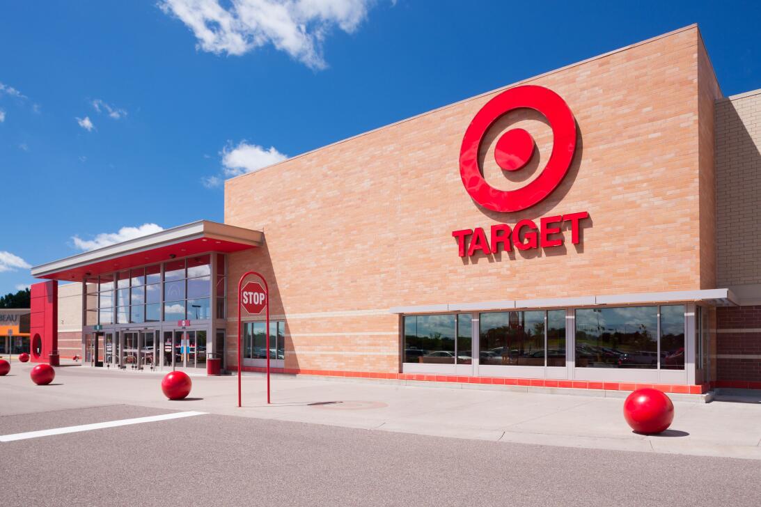 Target aumenta el salario mínimo a $24 la hora en mercados competitivos