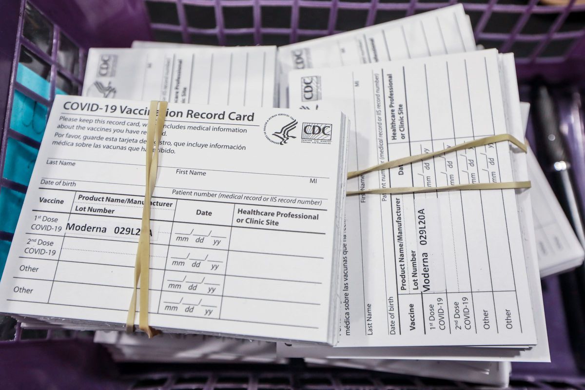 Florida te ofrece estos lugares para reponer tu tarjeta de vacunación extraviada