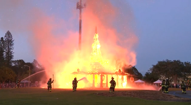 Templo del Tiempo quemó el dolor de víctimas y sobrevivientes de Parkland