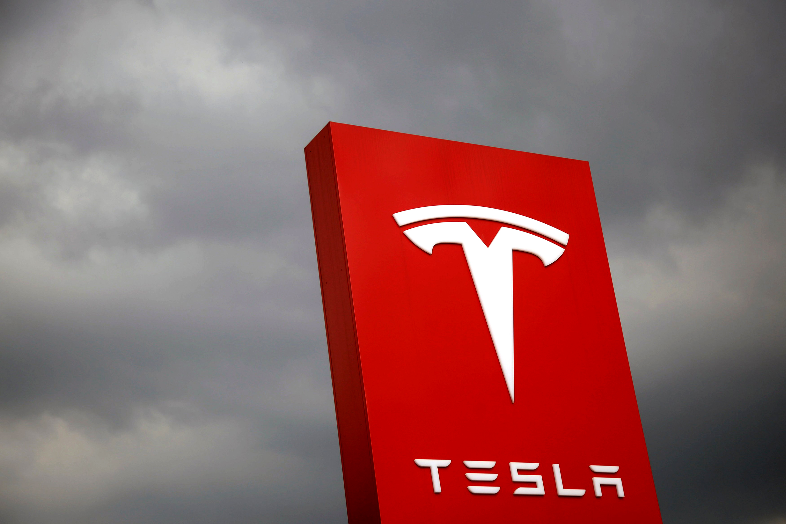 Tesla, Ford y General Motors suben precios de sus vehículos eléctricos