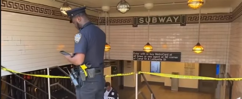 Policía identifica a sospechoso de tiroteo en el Metro de Nueva York