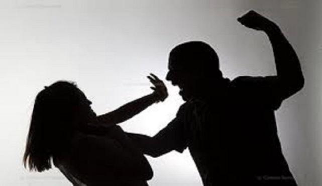 Sociólogo catarí muestra cómo se golpea a las esposas según el islam (+Video)