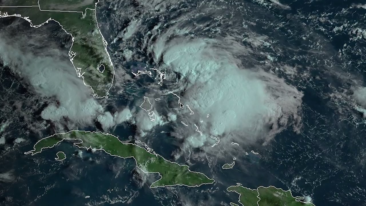 Isaías con vientos de 72km/h entró en Cabo Cañaveral y se retira de la costa de Florida