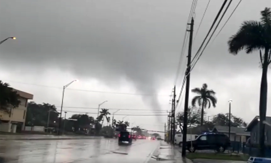 Cuatro tornados tocaron tierra en Miami y Broward este domingo