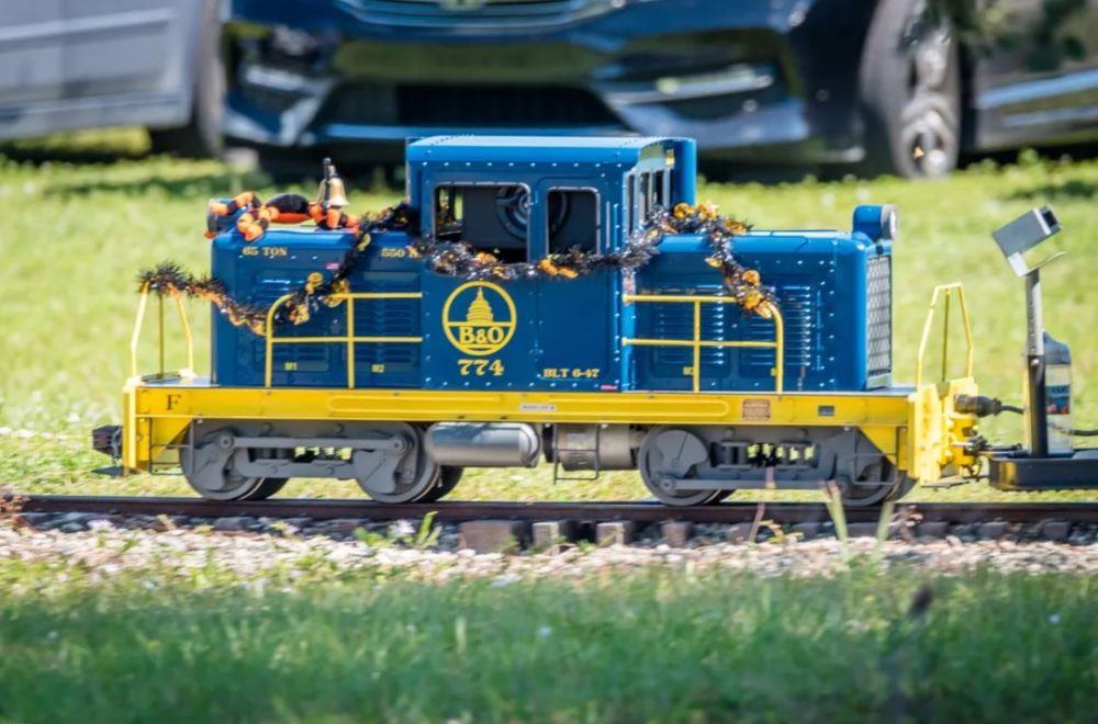 Revive la magia de la niñez: Pasea a bordo de un tren miniatura en Coconut Creek