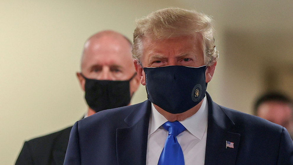 ¡Por primera vez! Donald Trump usa máscara en público durante la pandemia
