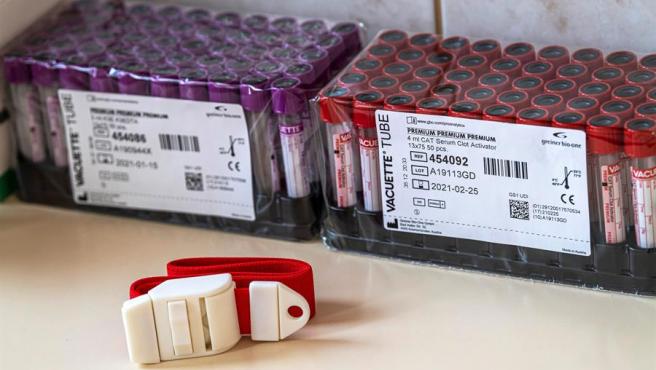 La FDA autoriza el uso de sangre de pacientes de coronavirus curados para tratar a otros en estado crítico