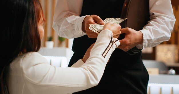 Florida TaxWatch: Propinas quedan libres de impuestos con la “Big Beautiful Bill”