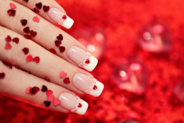Seis diseños para decorar tus uñas en San Valentín
