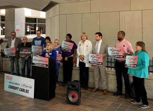 Trabajadores de Miami-Dade se manifiestan contra el lanzamiento Carlos Giménez al Congreso